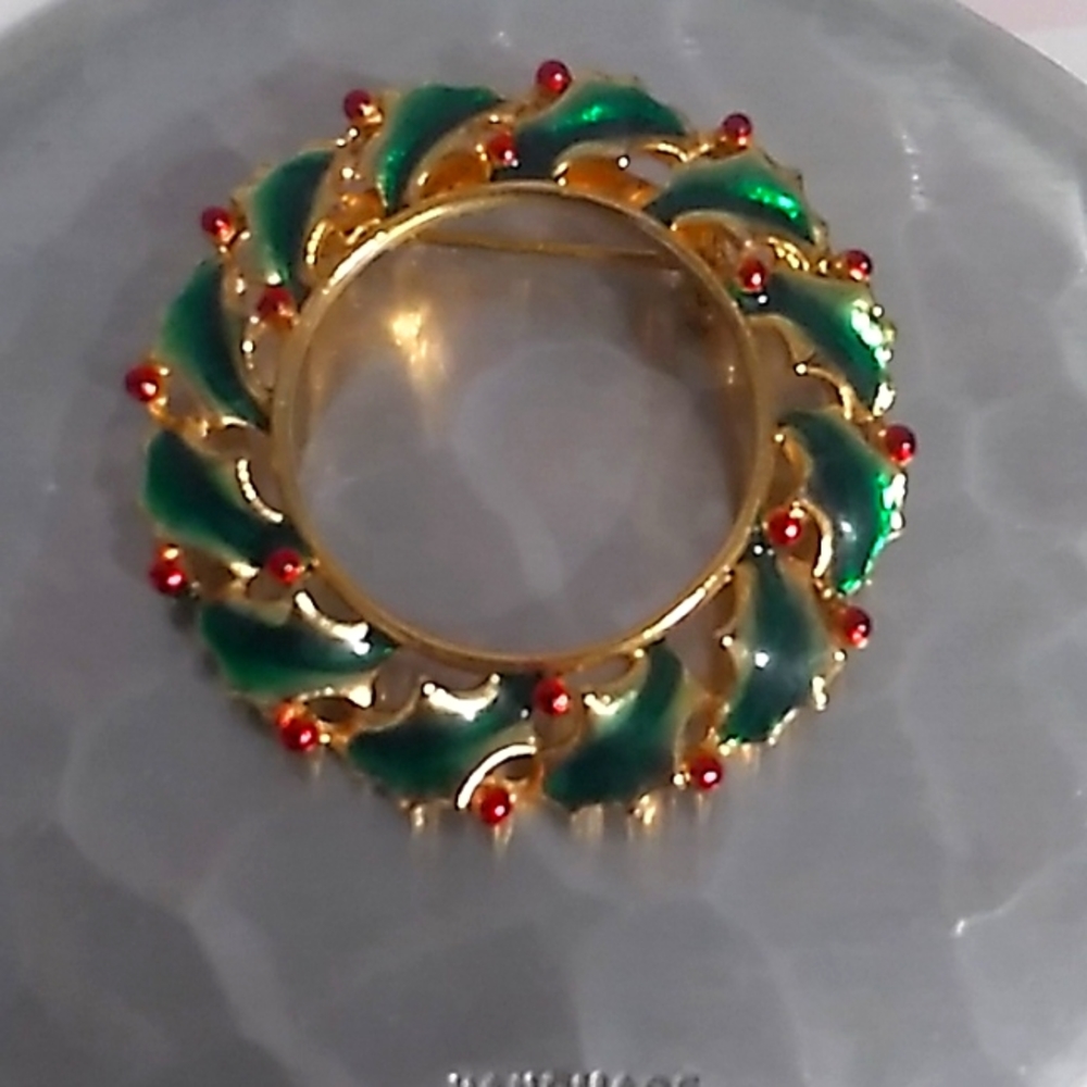 Festive Christmas Wreath Brooch